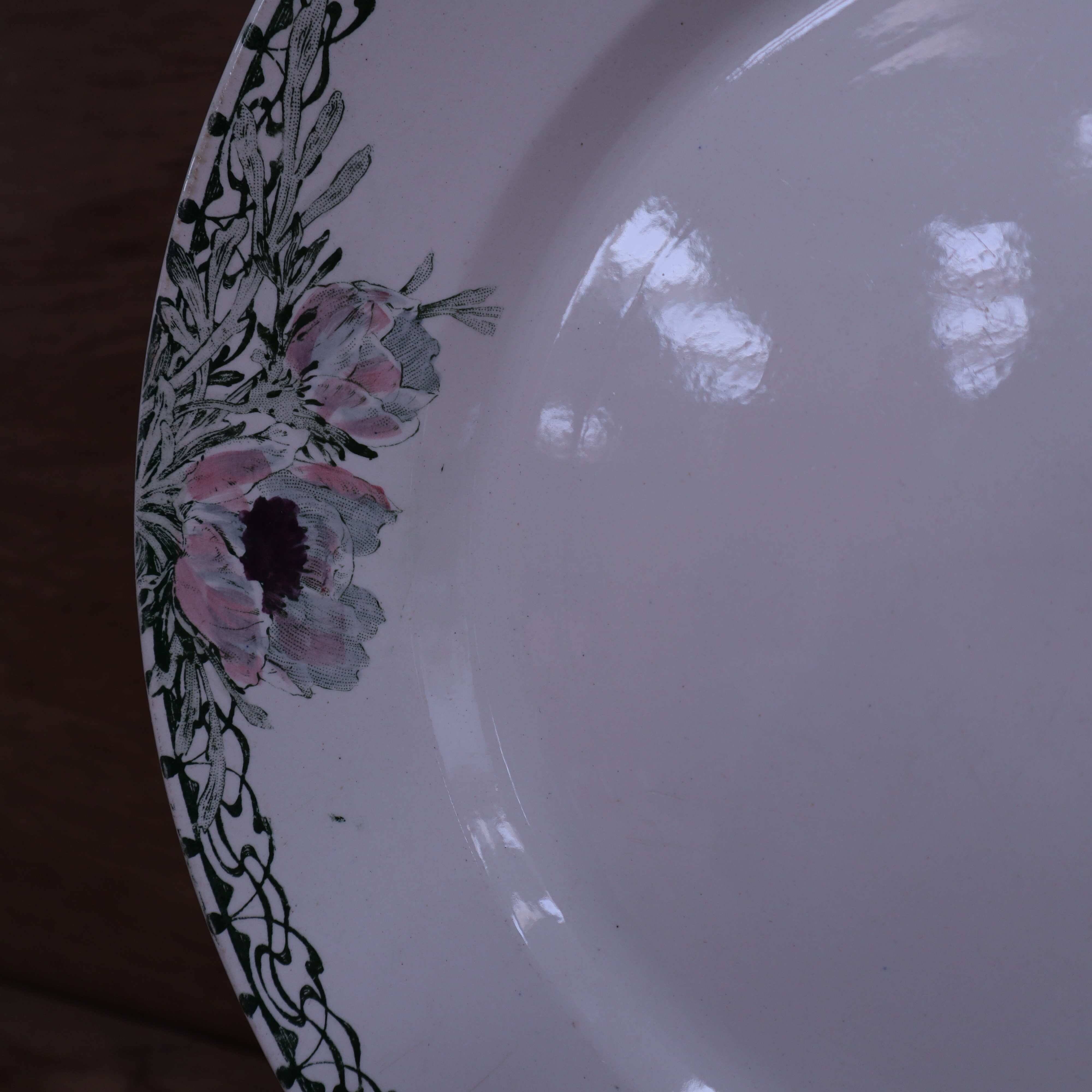 Round dish Terre de Fer Creil and Montereau "Madrid"