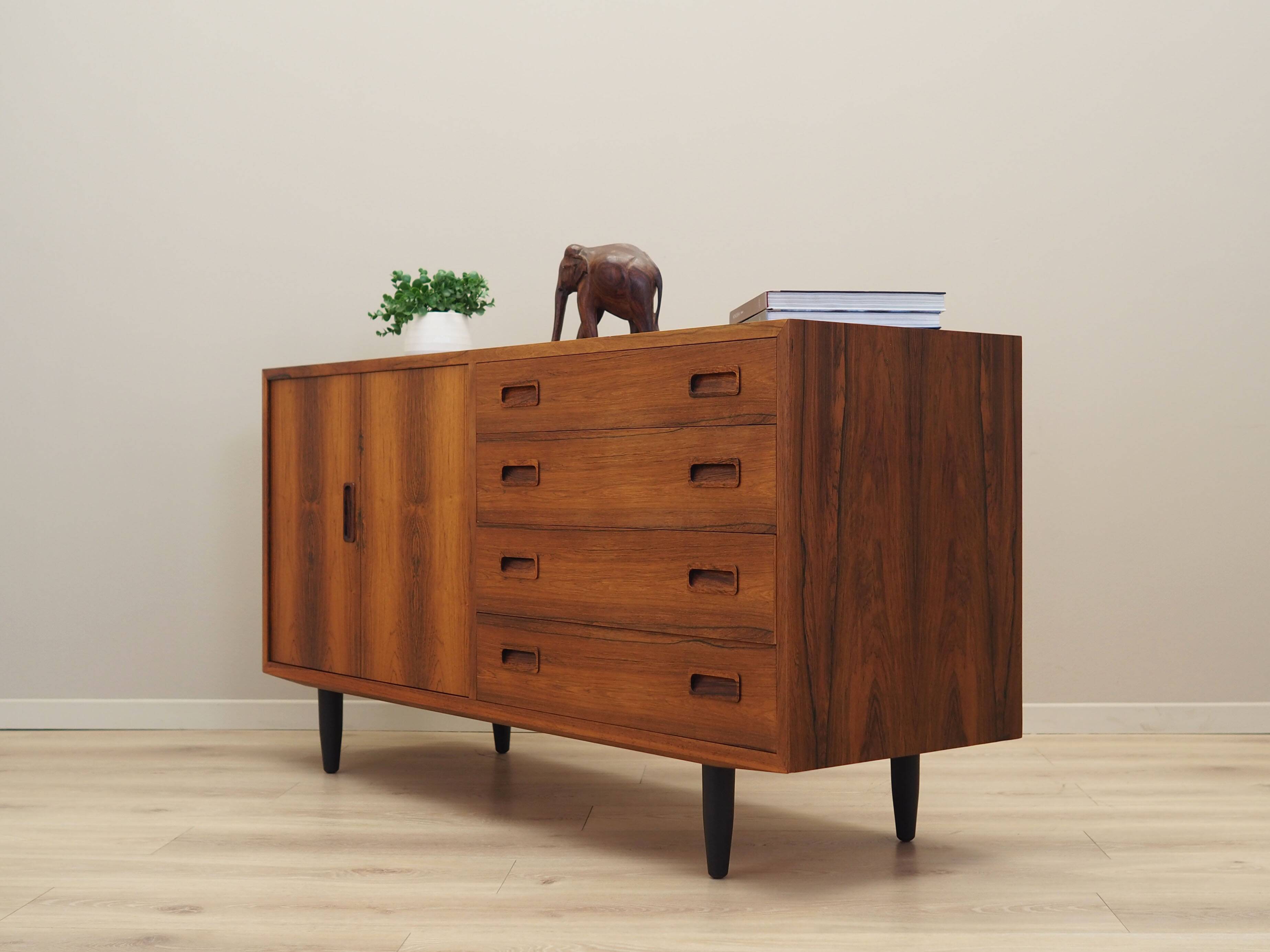 Commode en palissandre, design danois, années 1970, designer : Carlo Jensen, production :