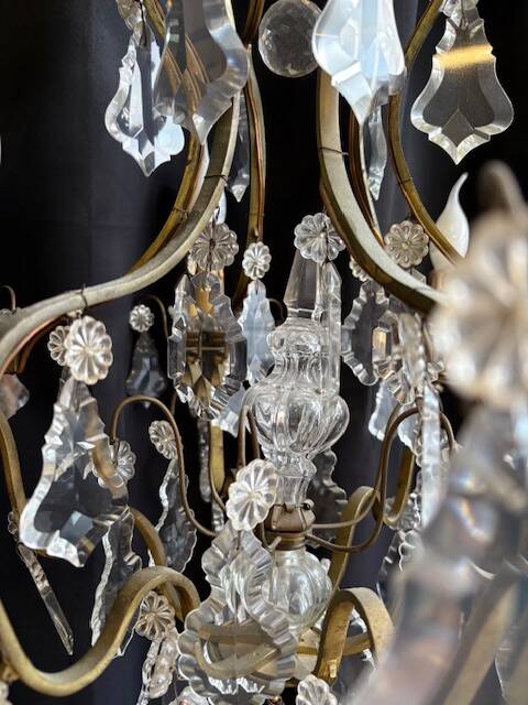 Antique chandelier with glass and gilded bronze pendants – 6 arms – Louis XV style
