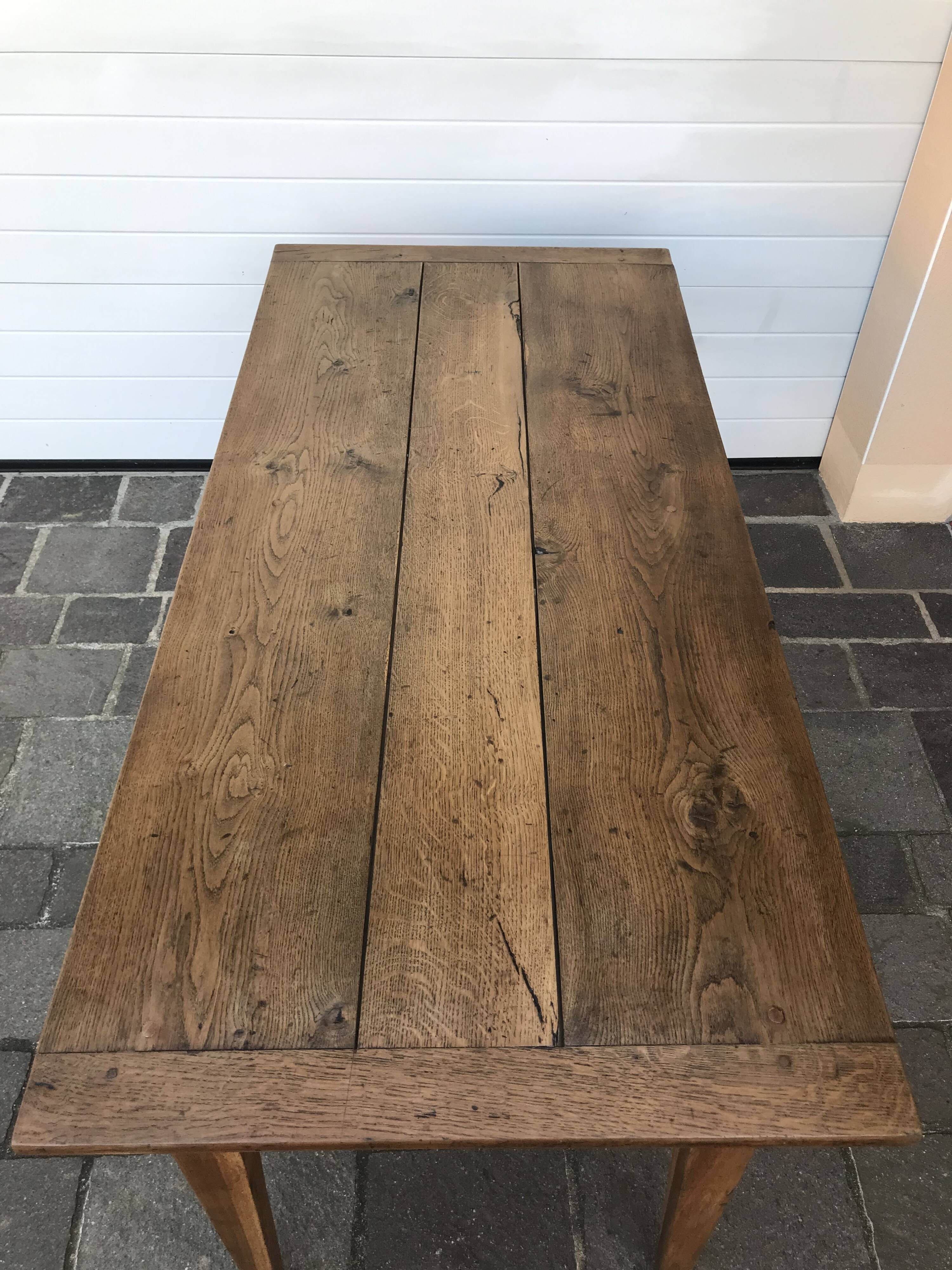 Farm table