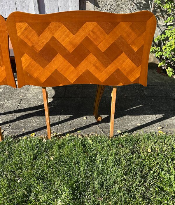 Ancienne table exten en bois de merisier et marqueterie style Louis XV