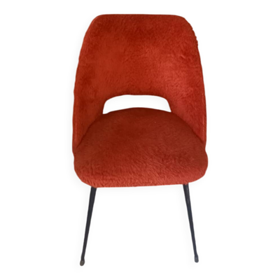 Chaise moumoute rouge