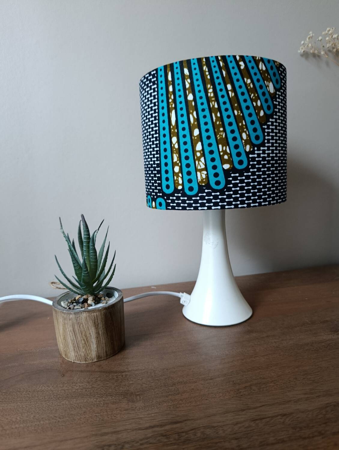 table lamp trumpet foot, modern graphic printed wax shade