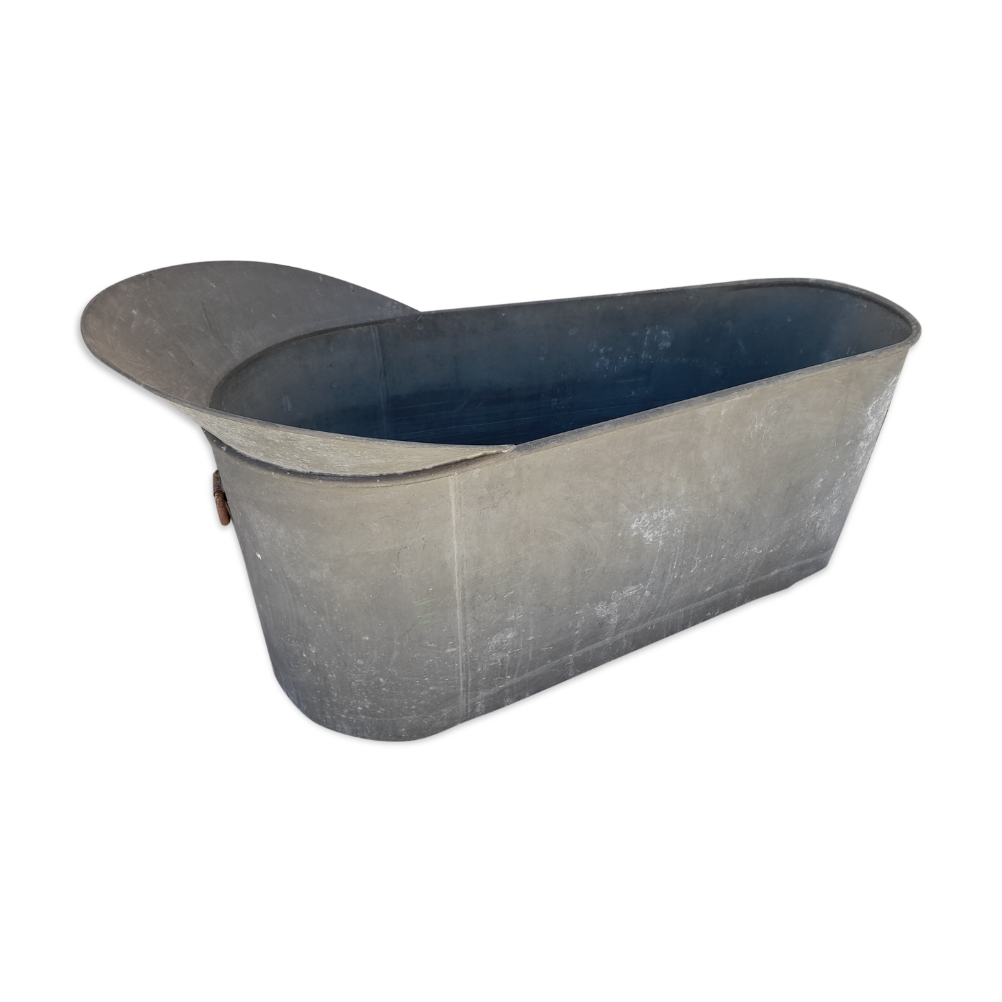 Ancient zinc bathtub 1900 -1m40