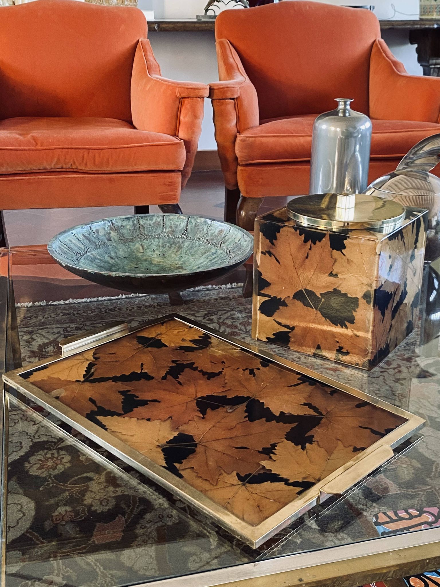 Hollywood regency brass and leaves resin tray, Montagnani Firenze Italy 1970s