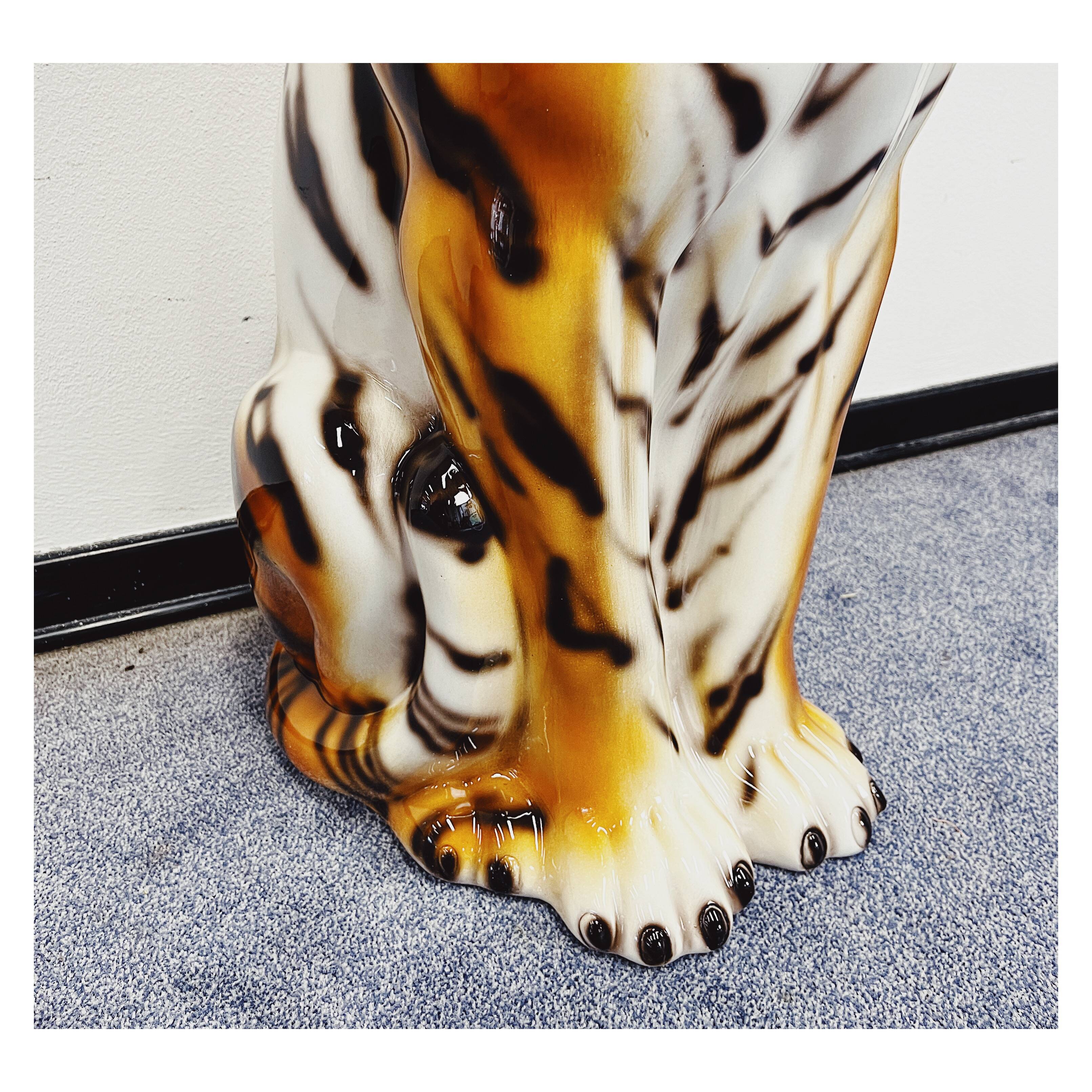 Statue de tigre en céramique