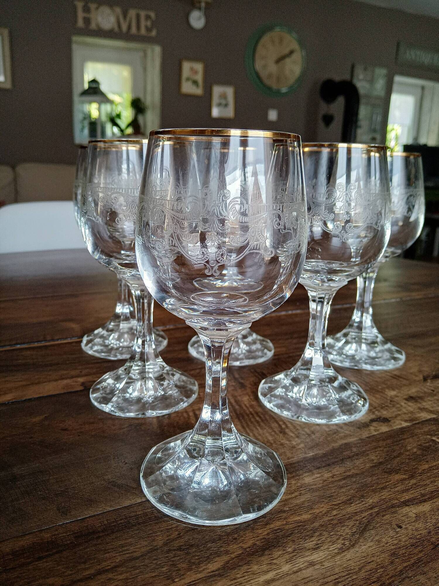 Set of 6 ancient white wine glasses in engraved crystal and gold border