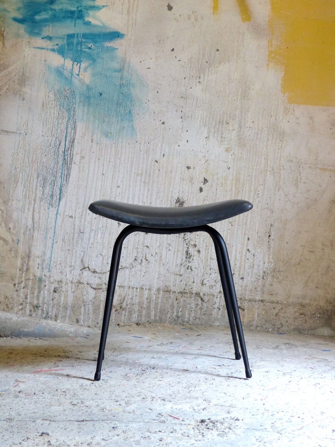 Curved vintage stool
