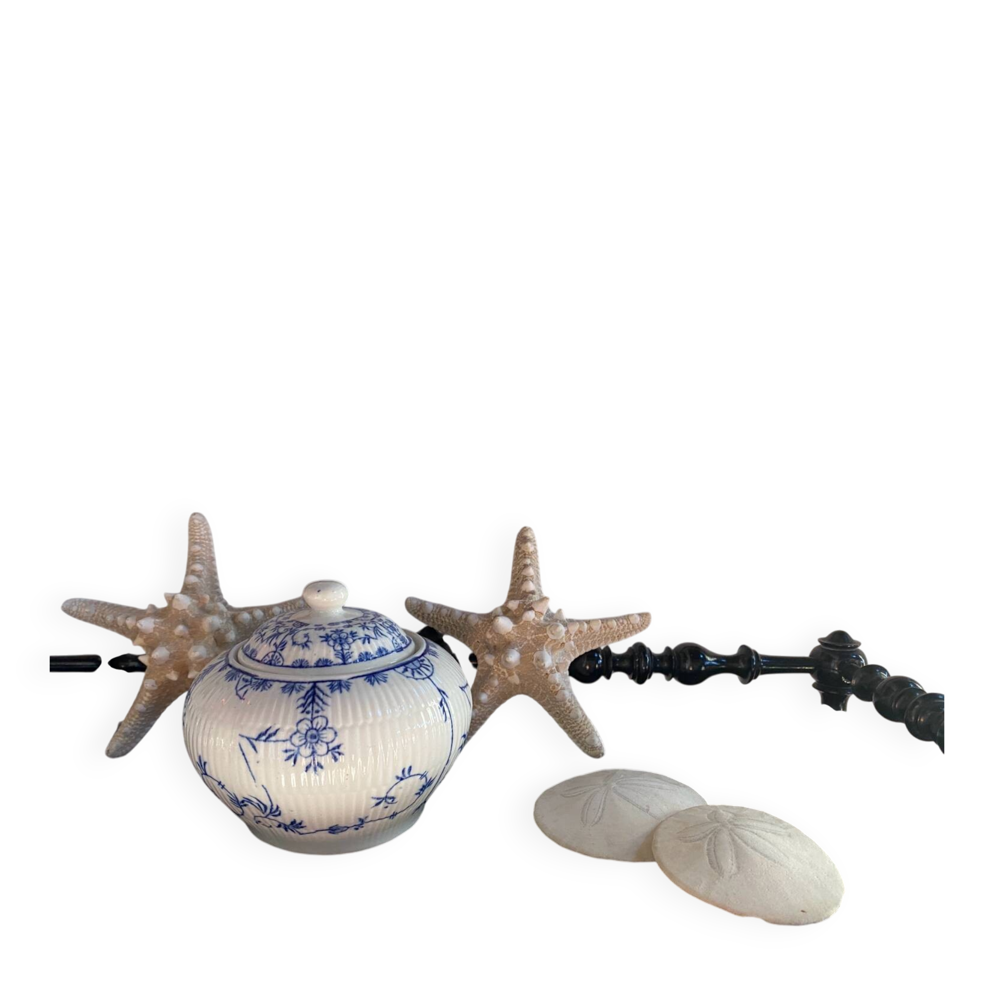English sugar bowl in half-porcelain, antique.