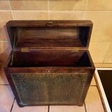 Vertical wooden box