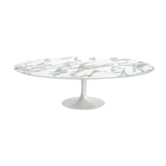 Table basse tulipe ovale par Eero Saarinen pour Knoll, années 1960