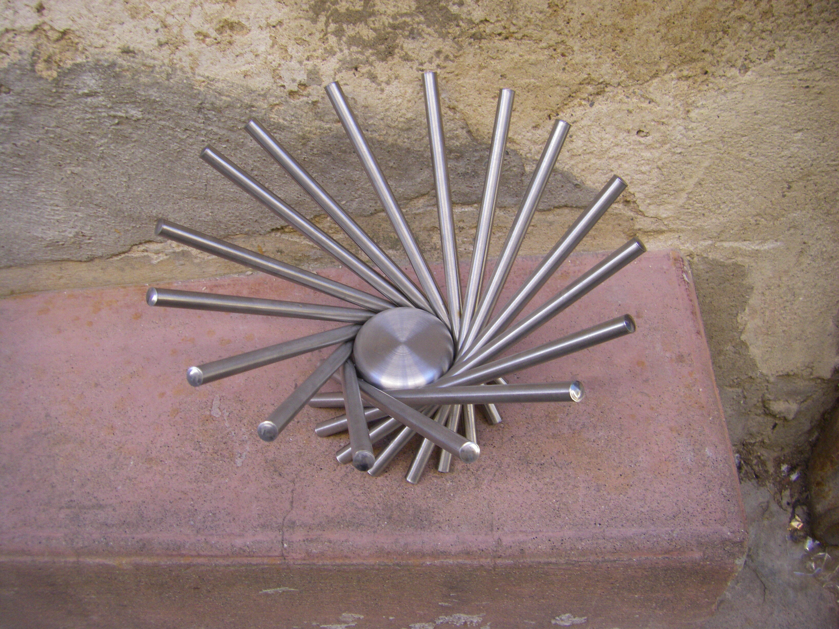 Foldable stainless steel fruit basket