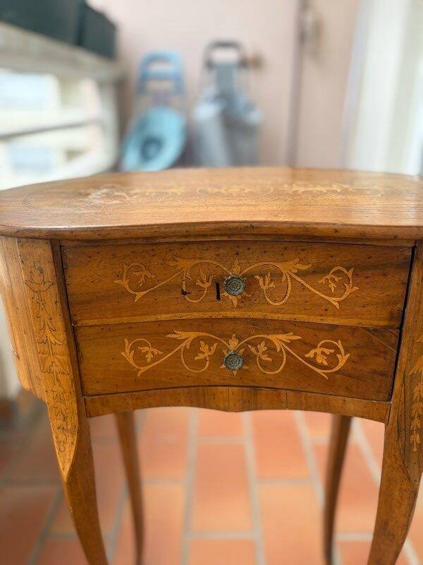 Ancienne table haricot marquetée