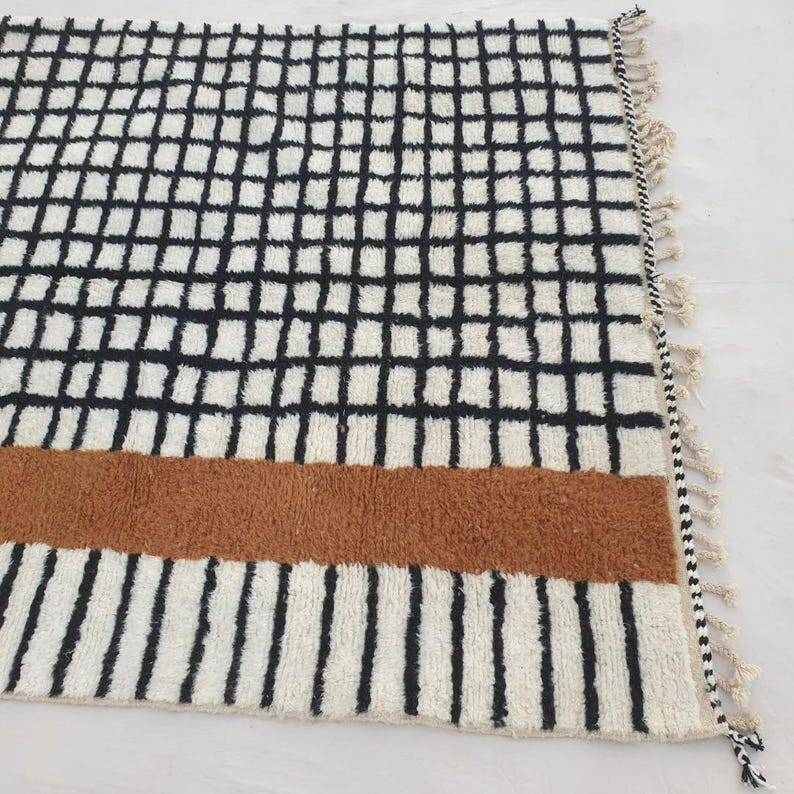Berber rug in pure wool size 150 x 250 cm