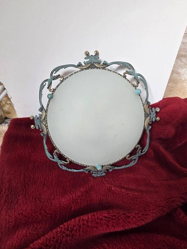 Antique 2-bulb ceiling light from the 30s-40s, art deco, in worked metal and frosted glass
