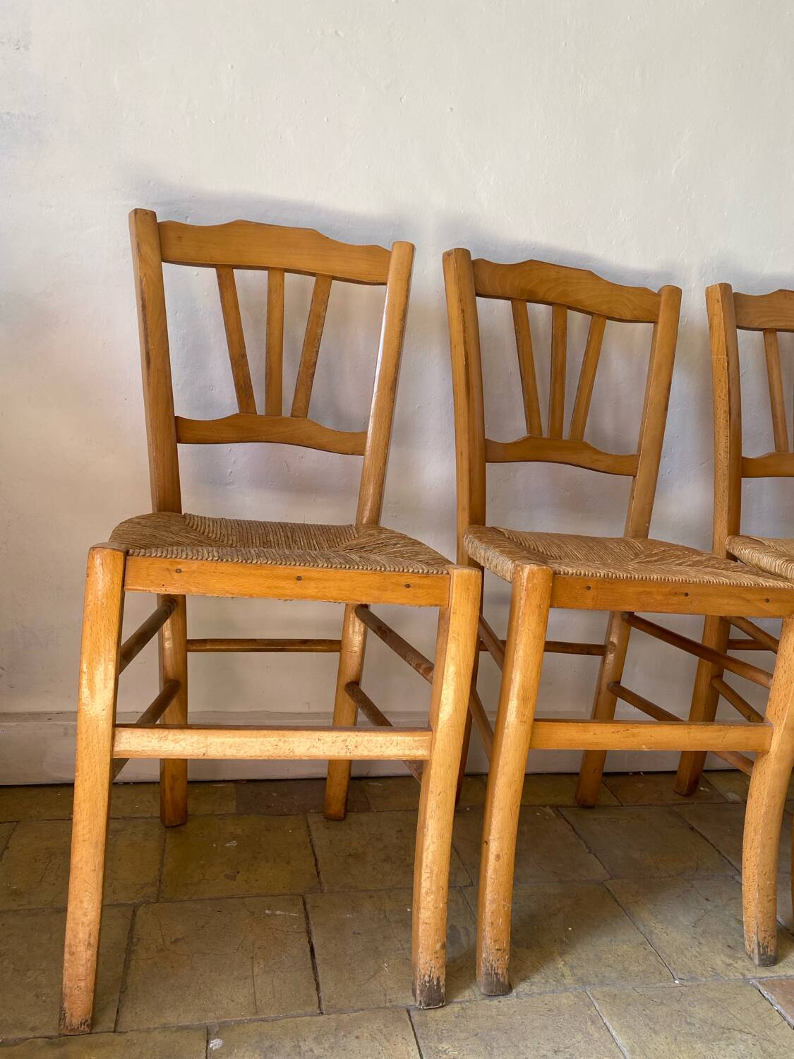 Lot 4 chaises paillées