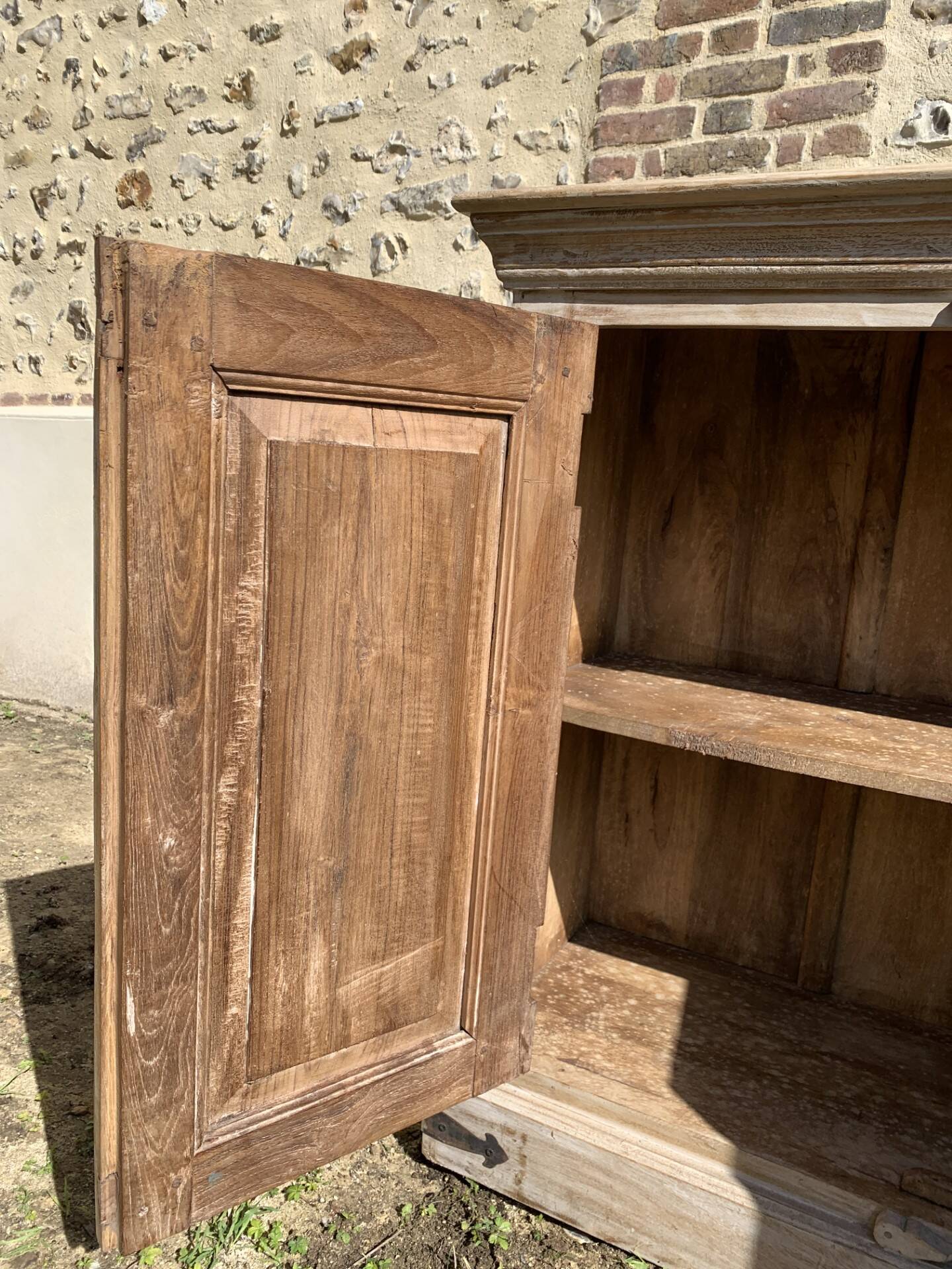 Low sideboard in raw wood, with 4 doors, salvaged from an Indian home