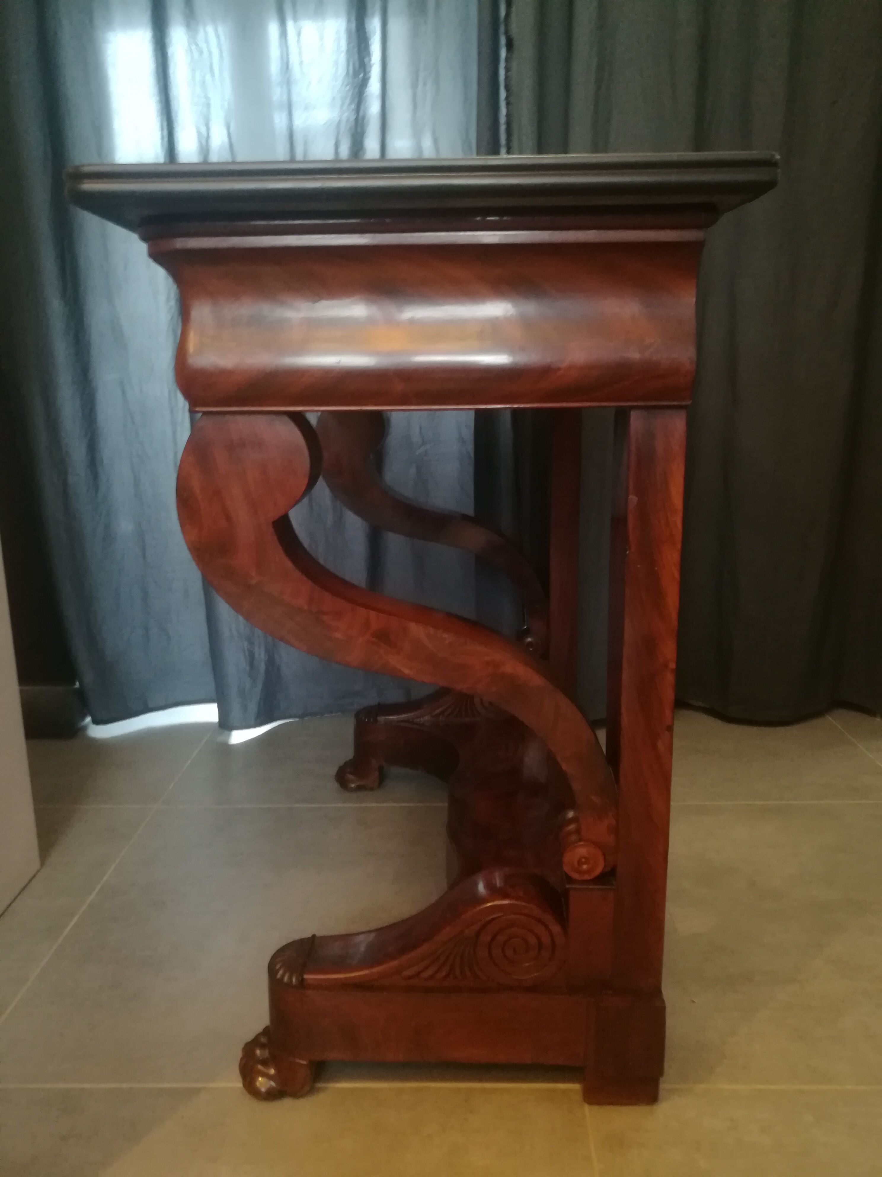 Console époque Restauration en acajou