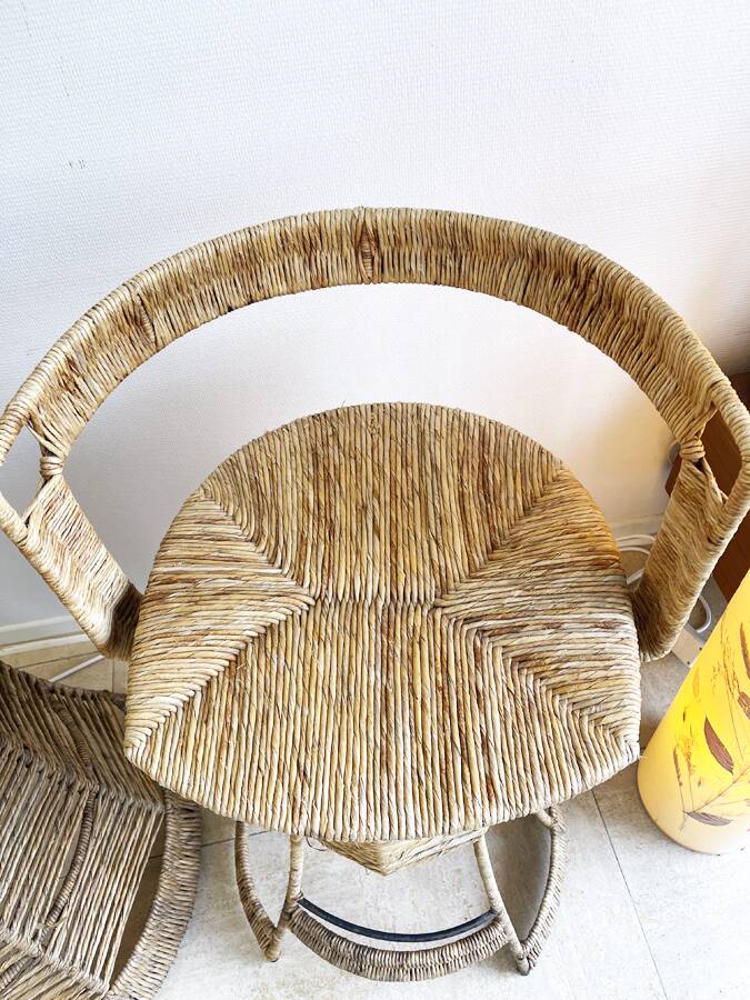 Garden bar in rattan and glass with its two stools – 1970s
