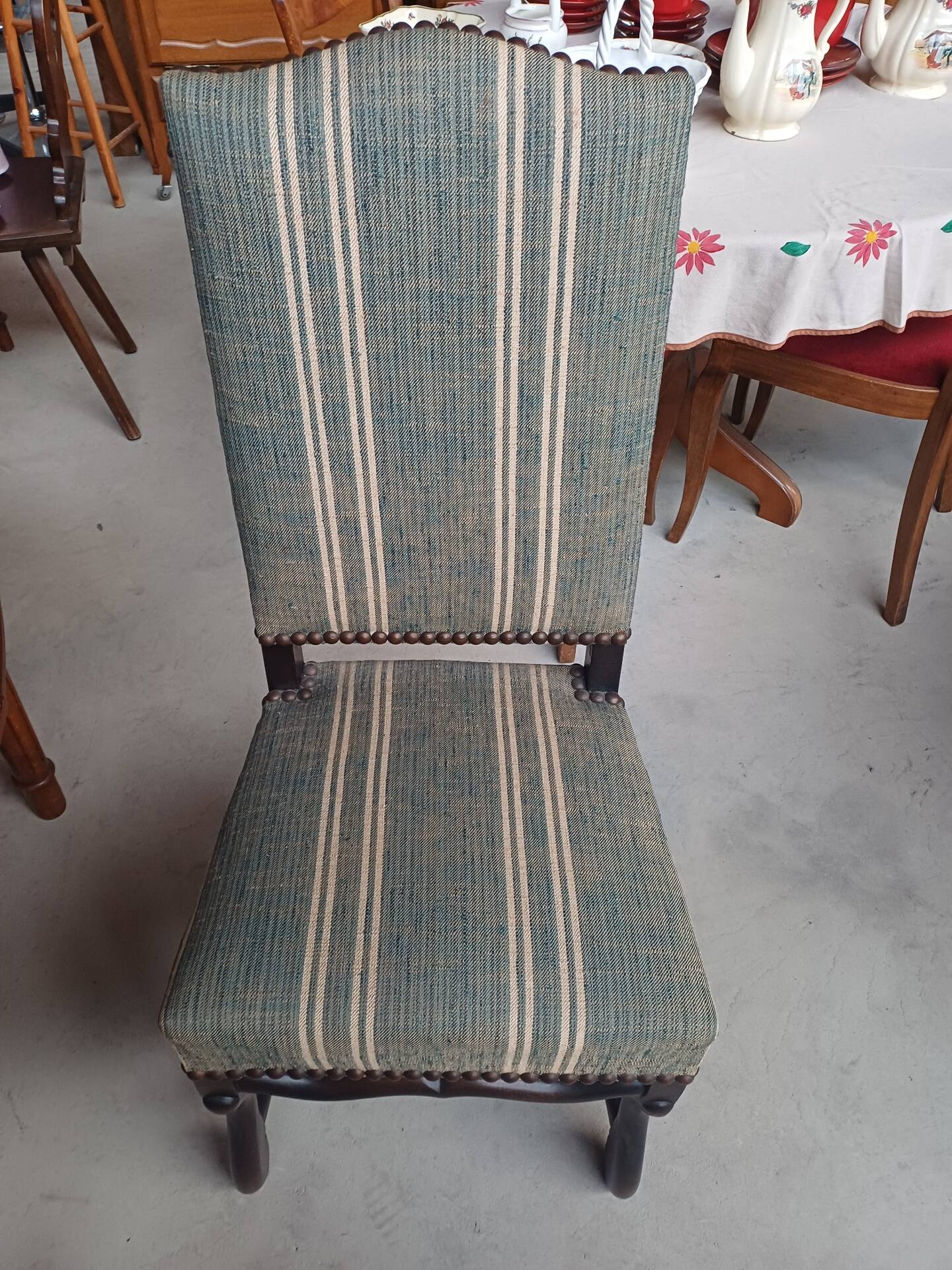 Table ovale + 4 chaises