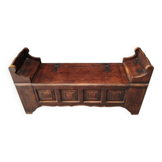 Banc en bois, coffre en châtaignier