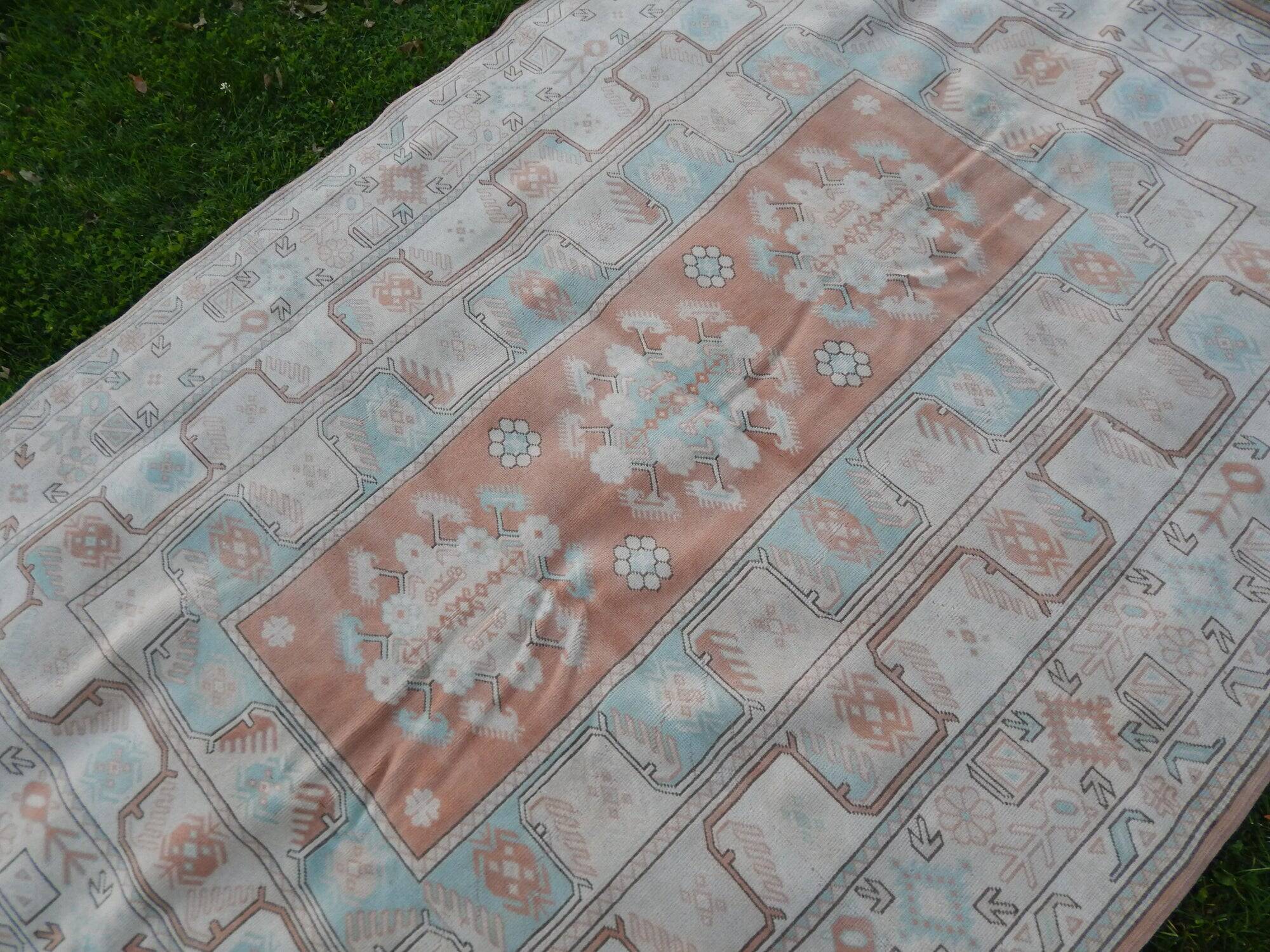 Vintage Turkish Oushak rug 200x280 cm