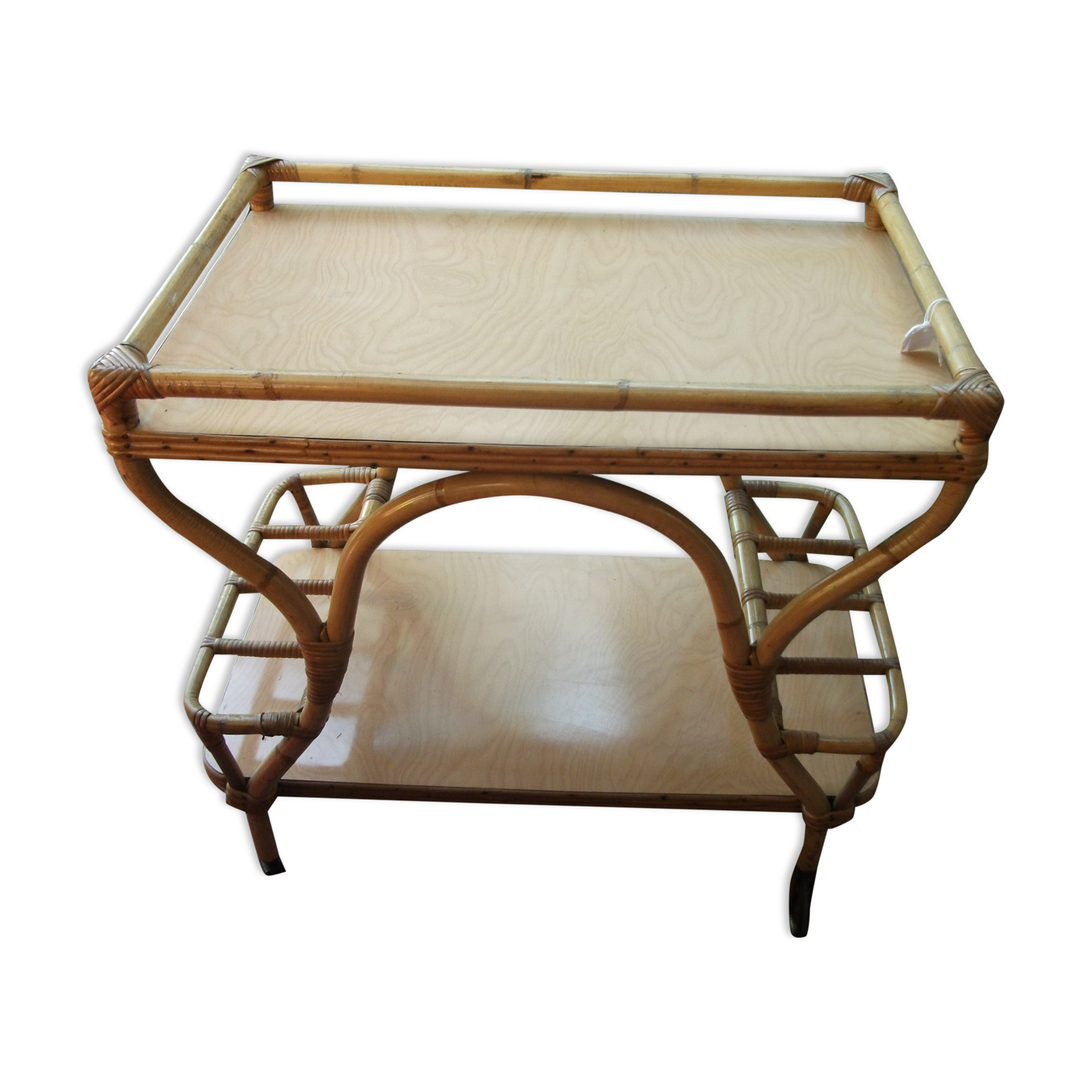 Bar service with bamboo wheels