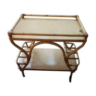Bar service with bamboo wheels