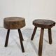 Paire de tabourets brutalistes modernistes en bois massif – Sculptures