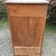 Buffet vintage parisien en bois de peuplier à 2 portes et 2 tiroirs.