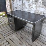 Strafor desk in brushed metal