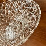 Coupe sur pied ancienne en verre ciselé