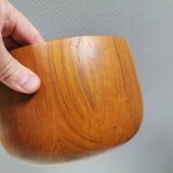 Beautiful large teak bowl from the 1970s by Nissen Denmark