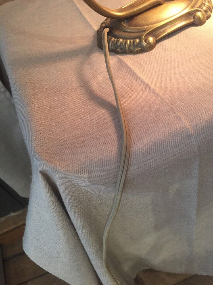 Lampe de bureau ou de chevet annees 1930 1940 en laiton et tulipe en verre depoli