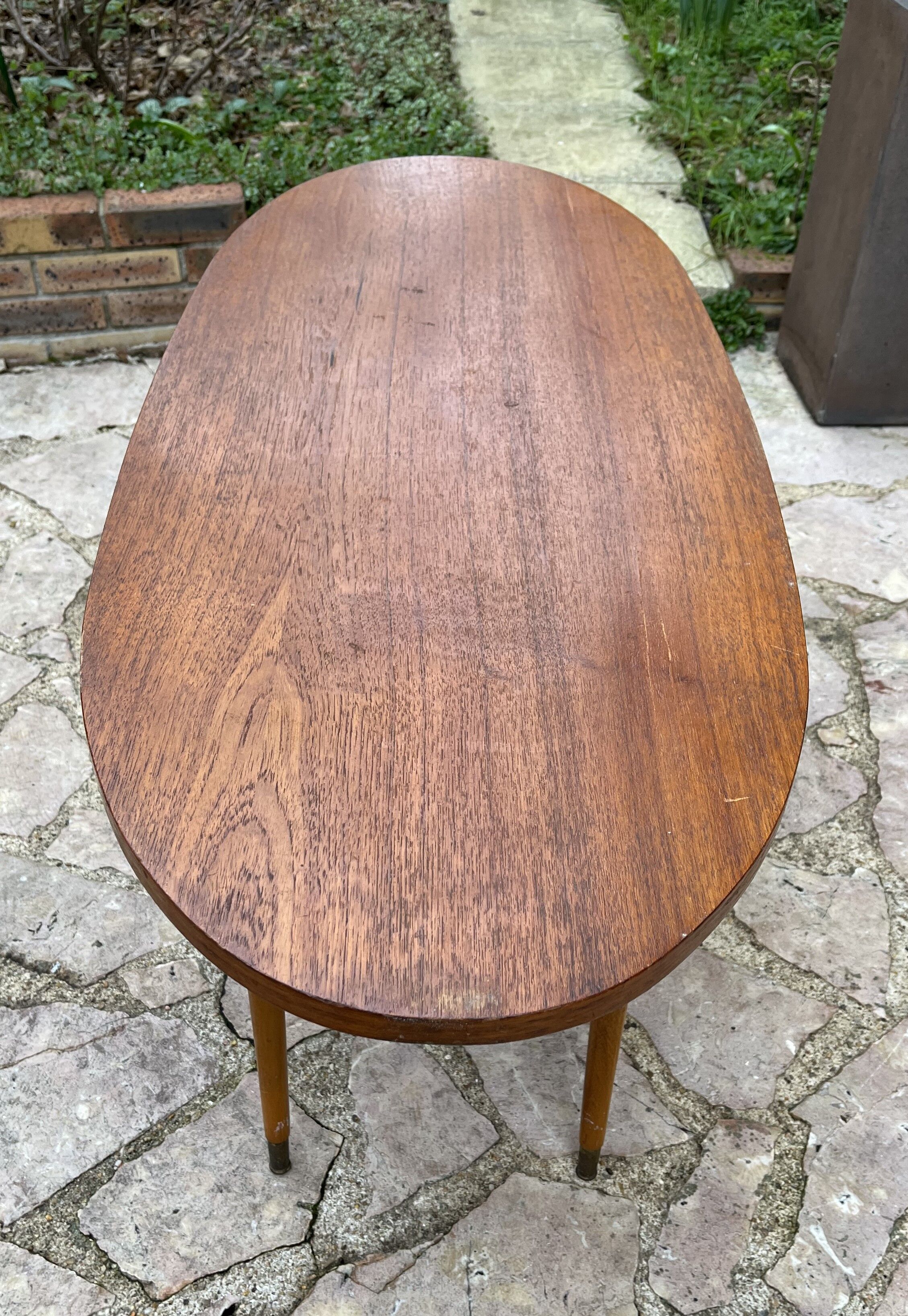 Table basse ovale en bois