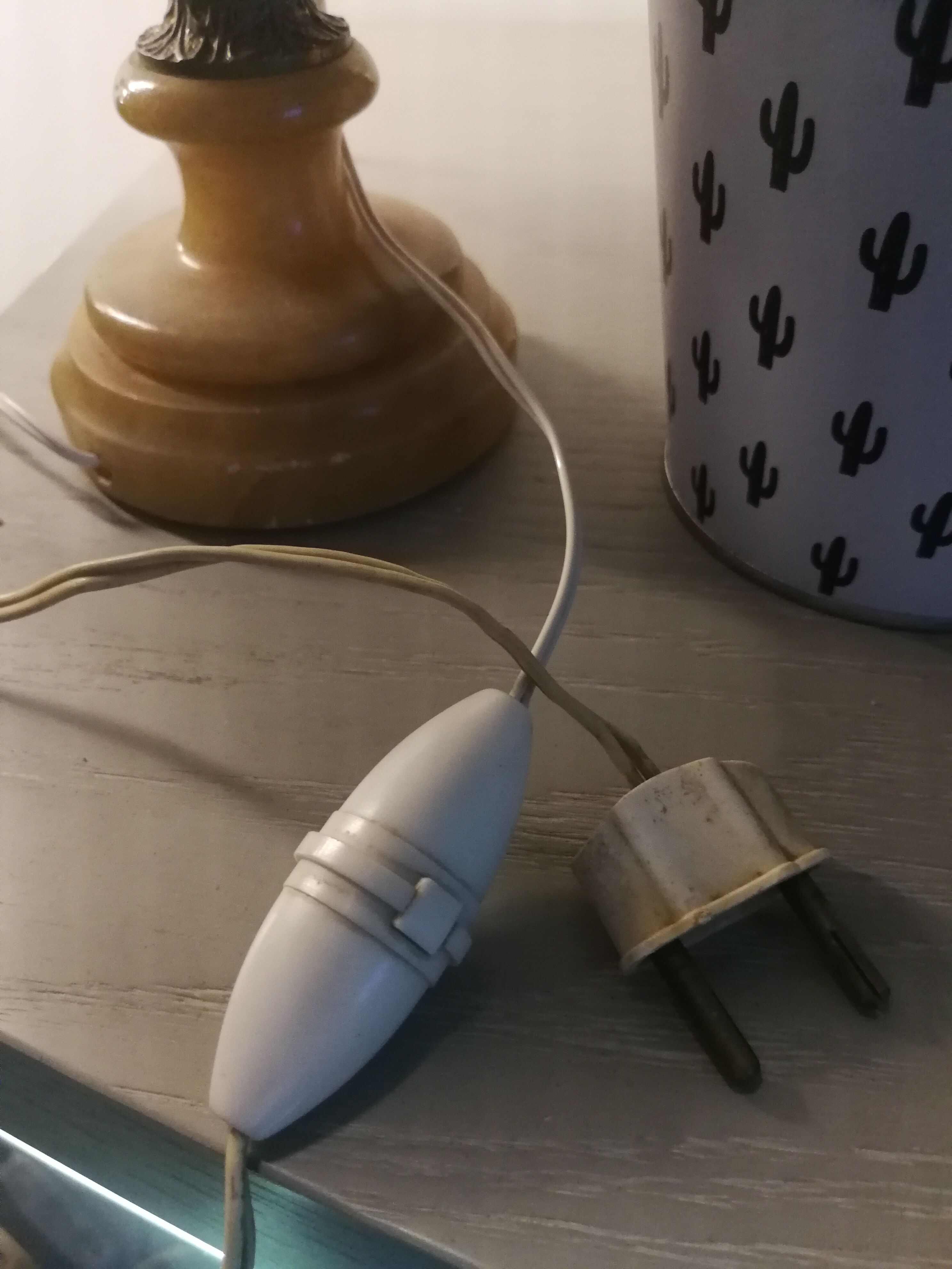 Bedside lamp in alabaster