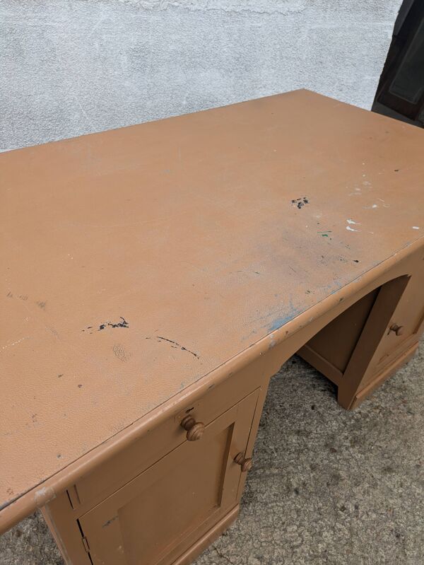 Bureau ancien adulte