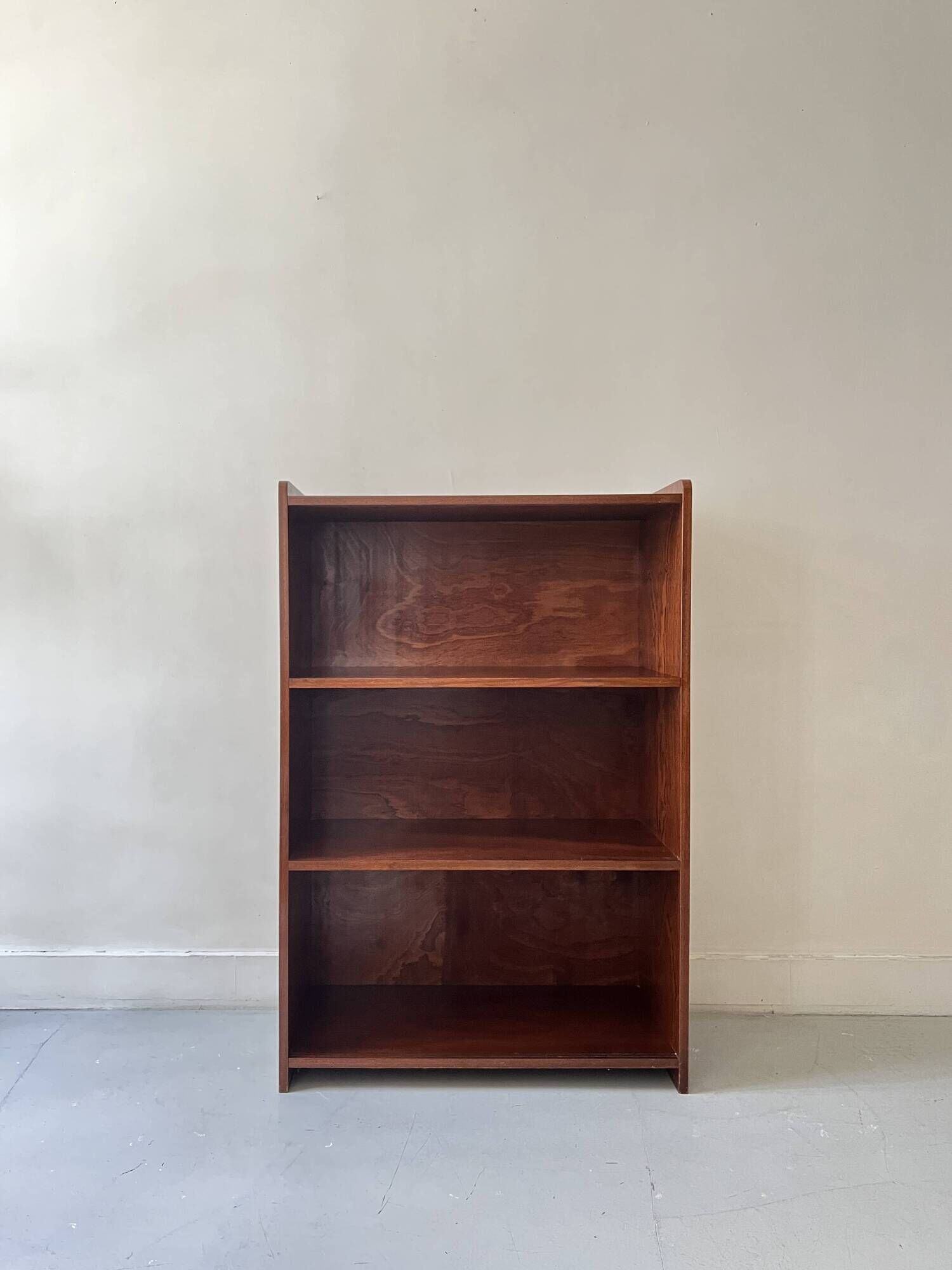 Grande bibliothèque bois mi- fermée par Rozaffy Éd.Meuble Oscar, design 50