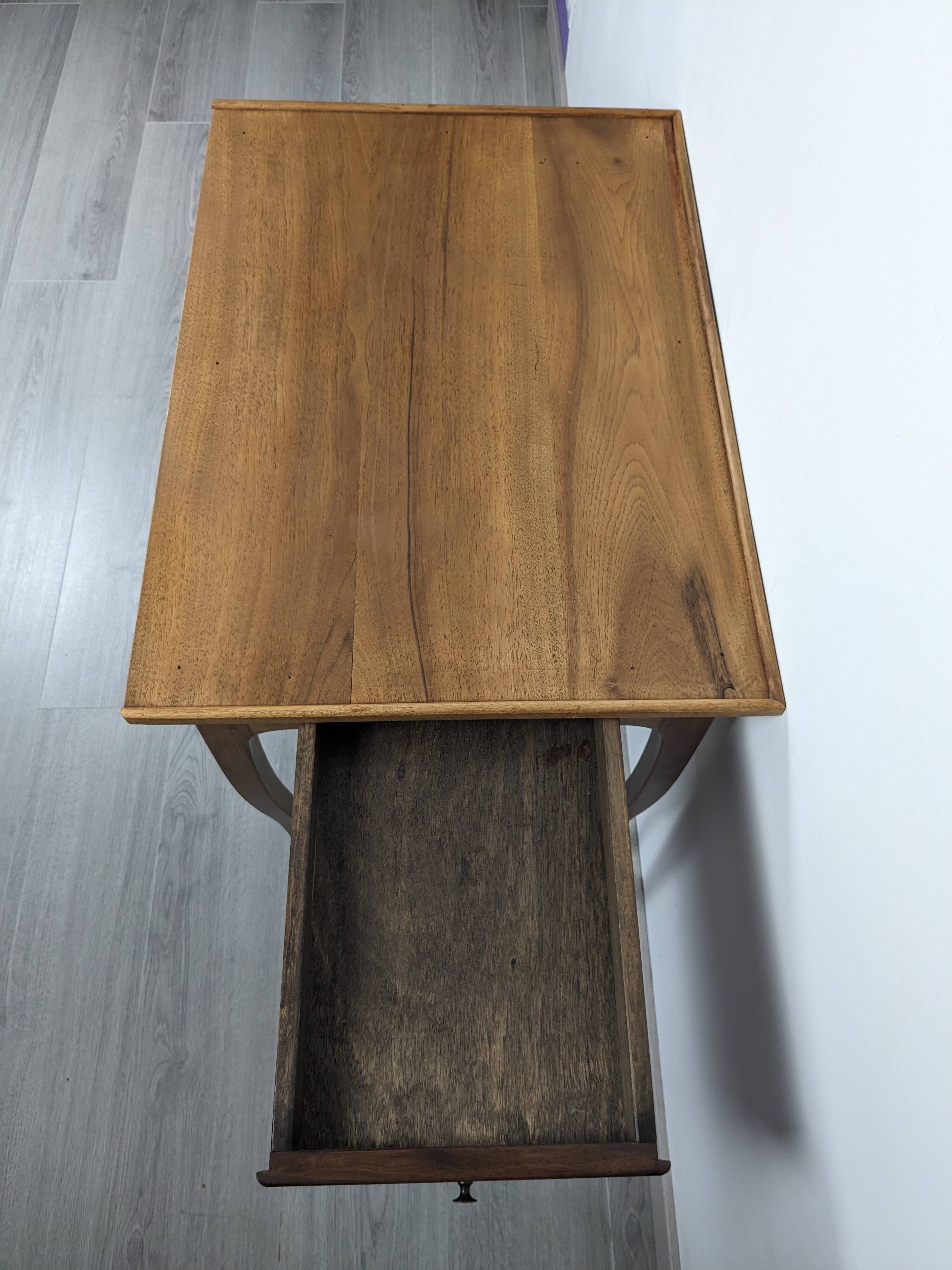 Table d'appoint de style Louis XV