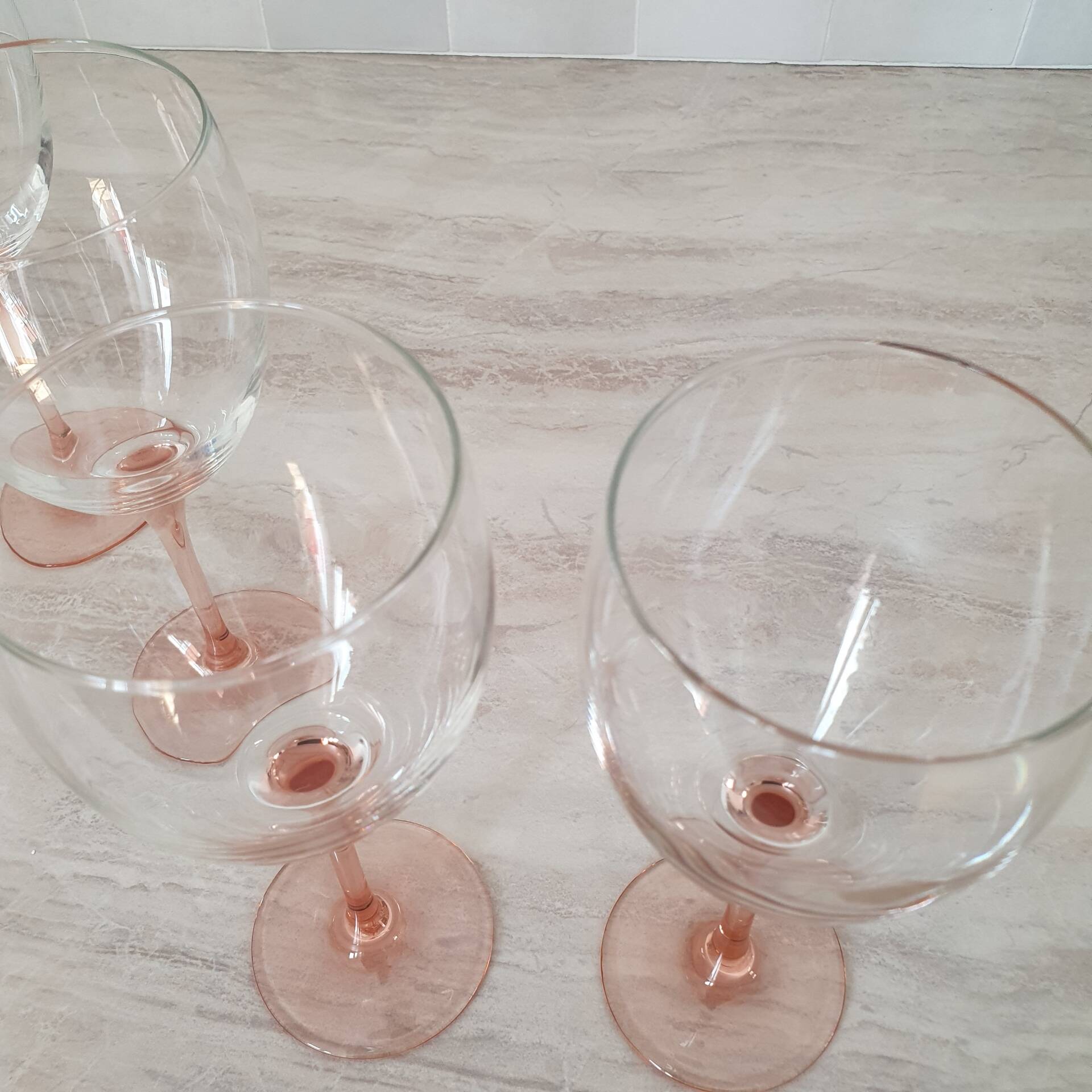 4 Verres à Eau ou Vin / verre à pied Rose