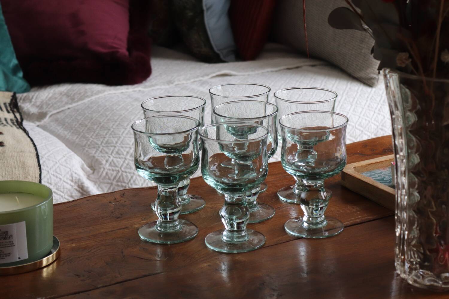 7 grands verres à vin soufflés vert d'eau