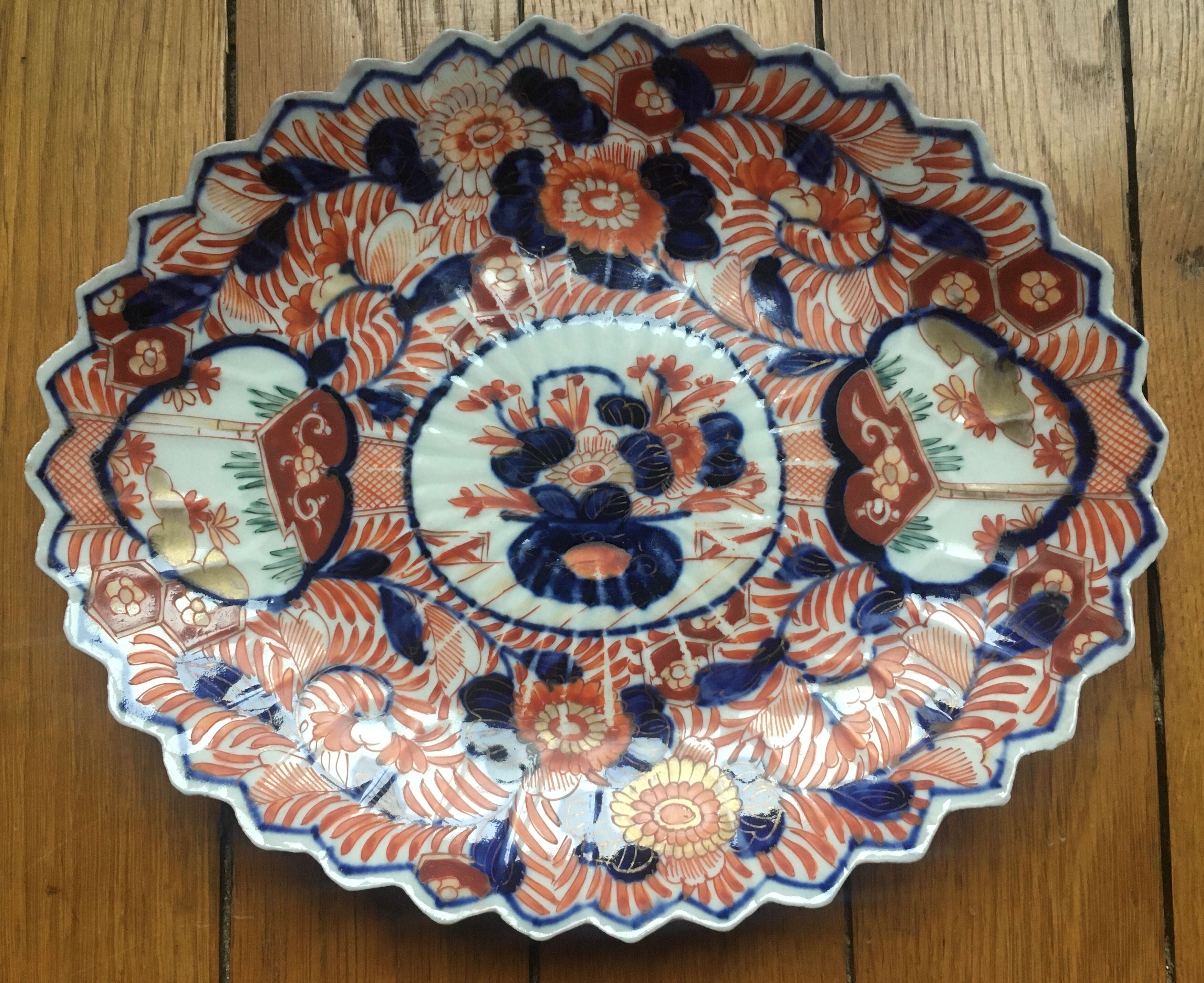 Pair of small oval dishes forming Japanese Imari porcelain raviers