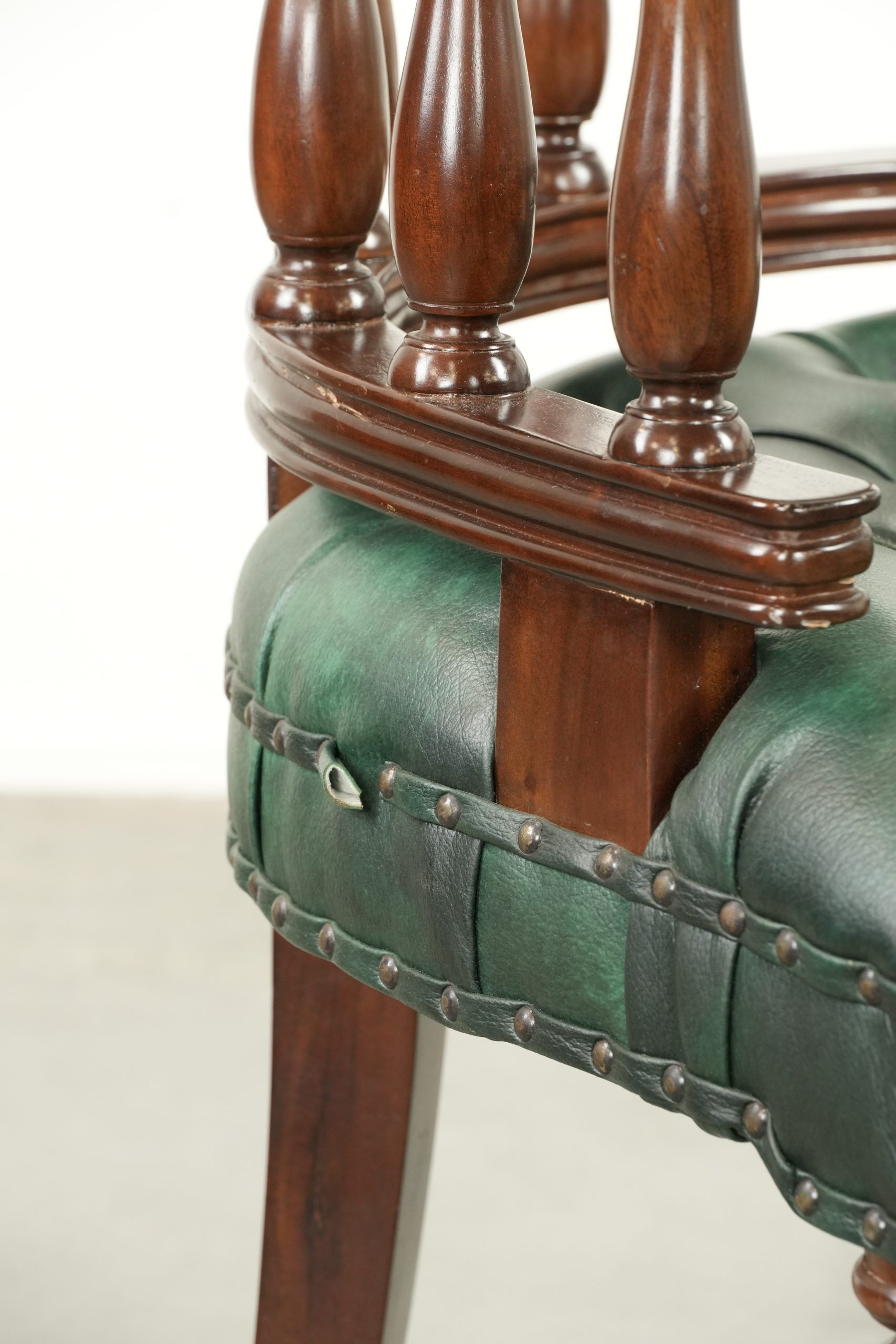 Classic green marbled cow leather Chesterfield office chair / side chair