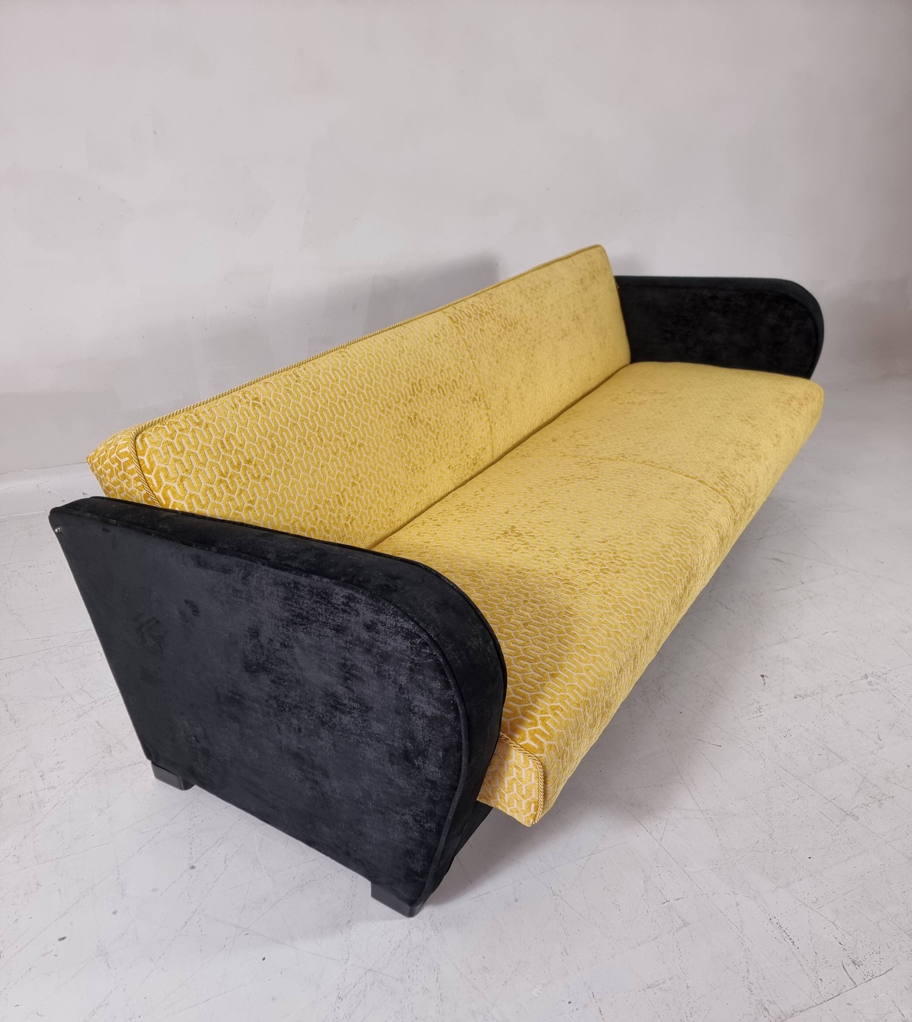 Art Deco Sofa Model H363 by Jindřich Halabala, 1930s