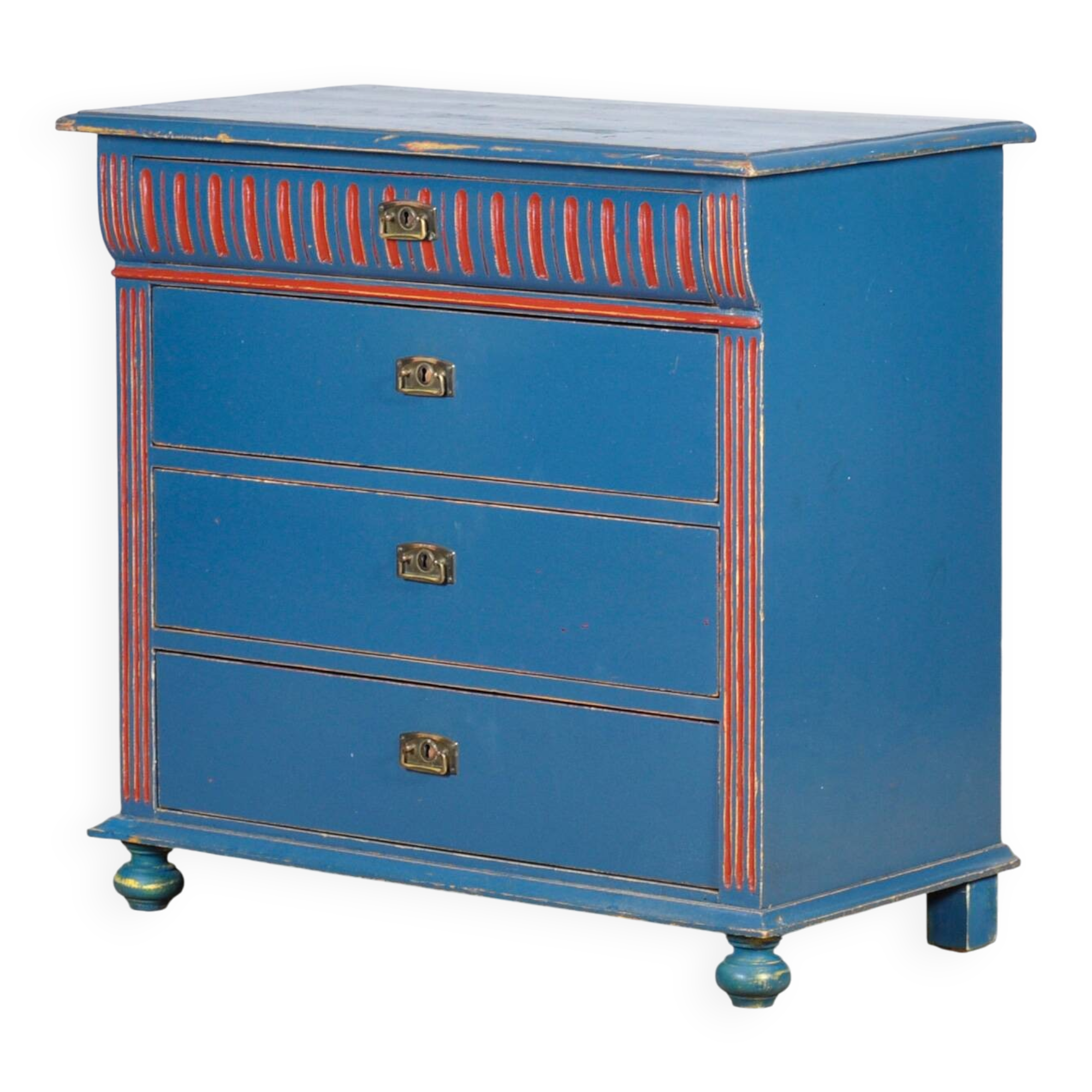 Pine chest of drawers, circa 1925
