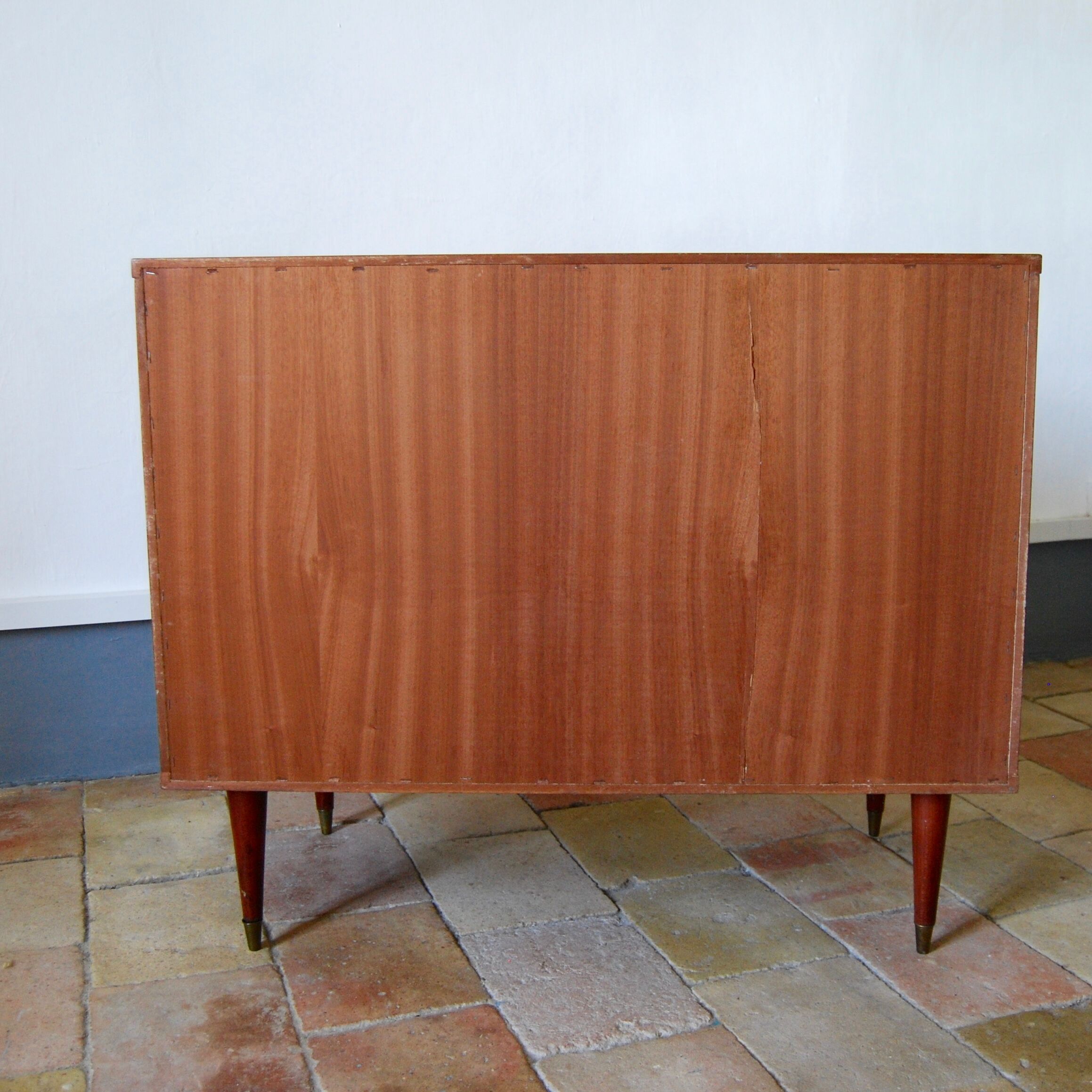 Dresser in blond varnished wood