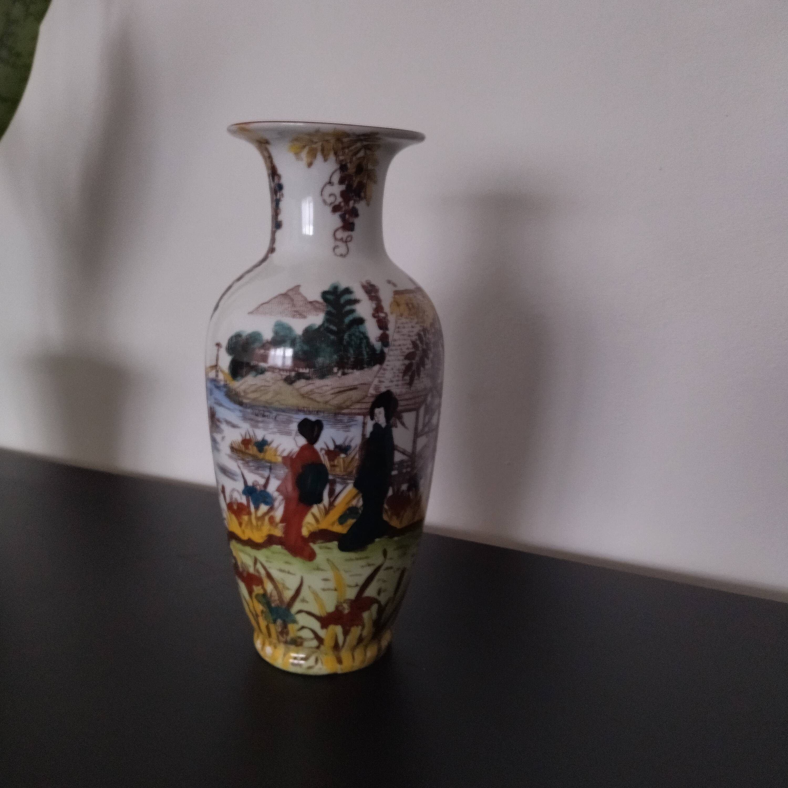 vase en porcelaine Victoria