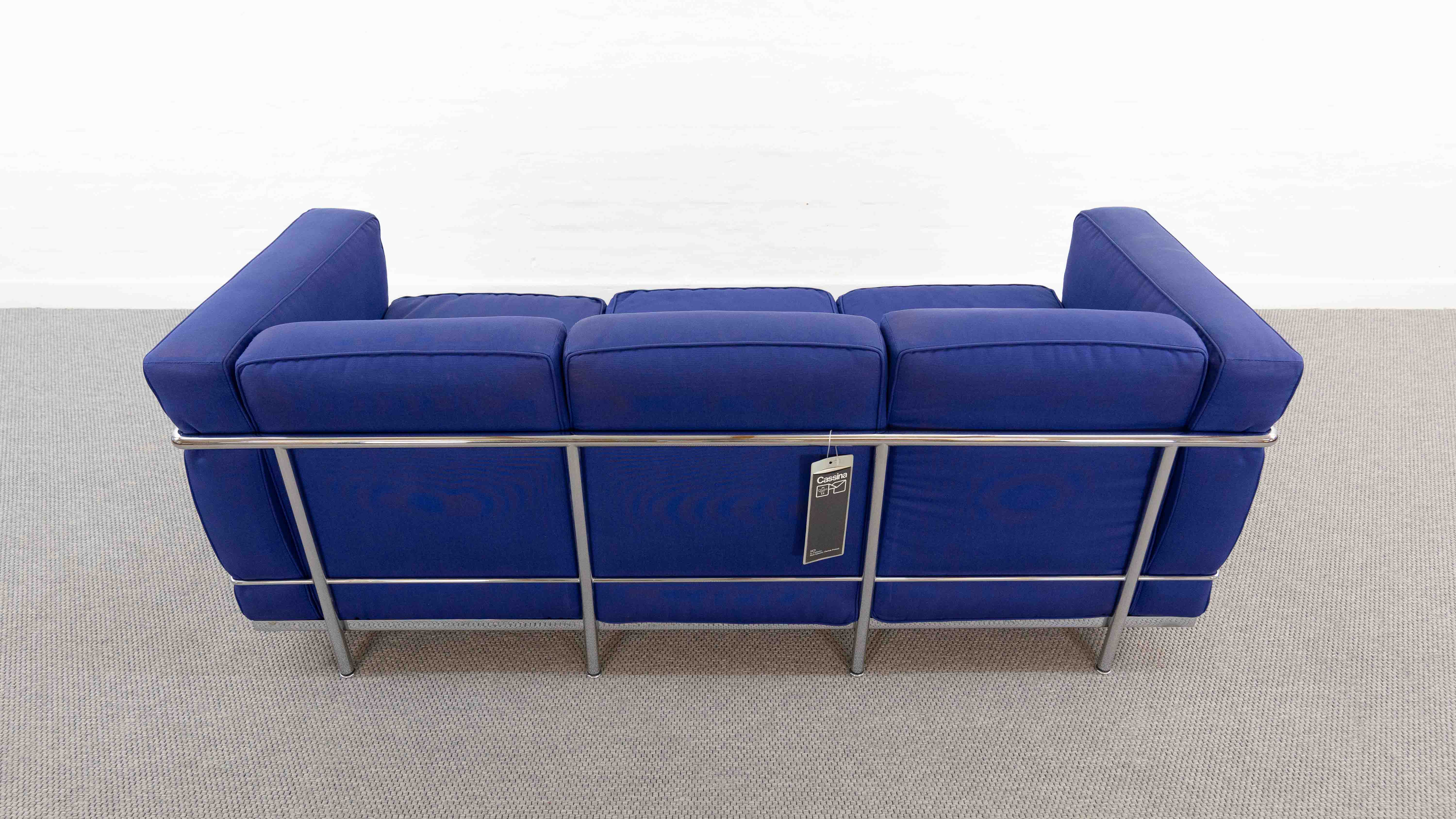 Cassina LC2 3seat Sofa by Charlotte Perriand, Le Corbusier and Pierre Jeanneret in blue fabrics