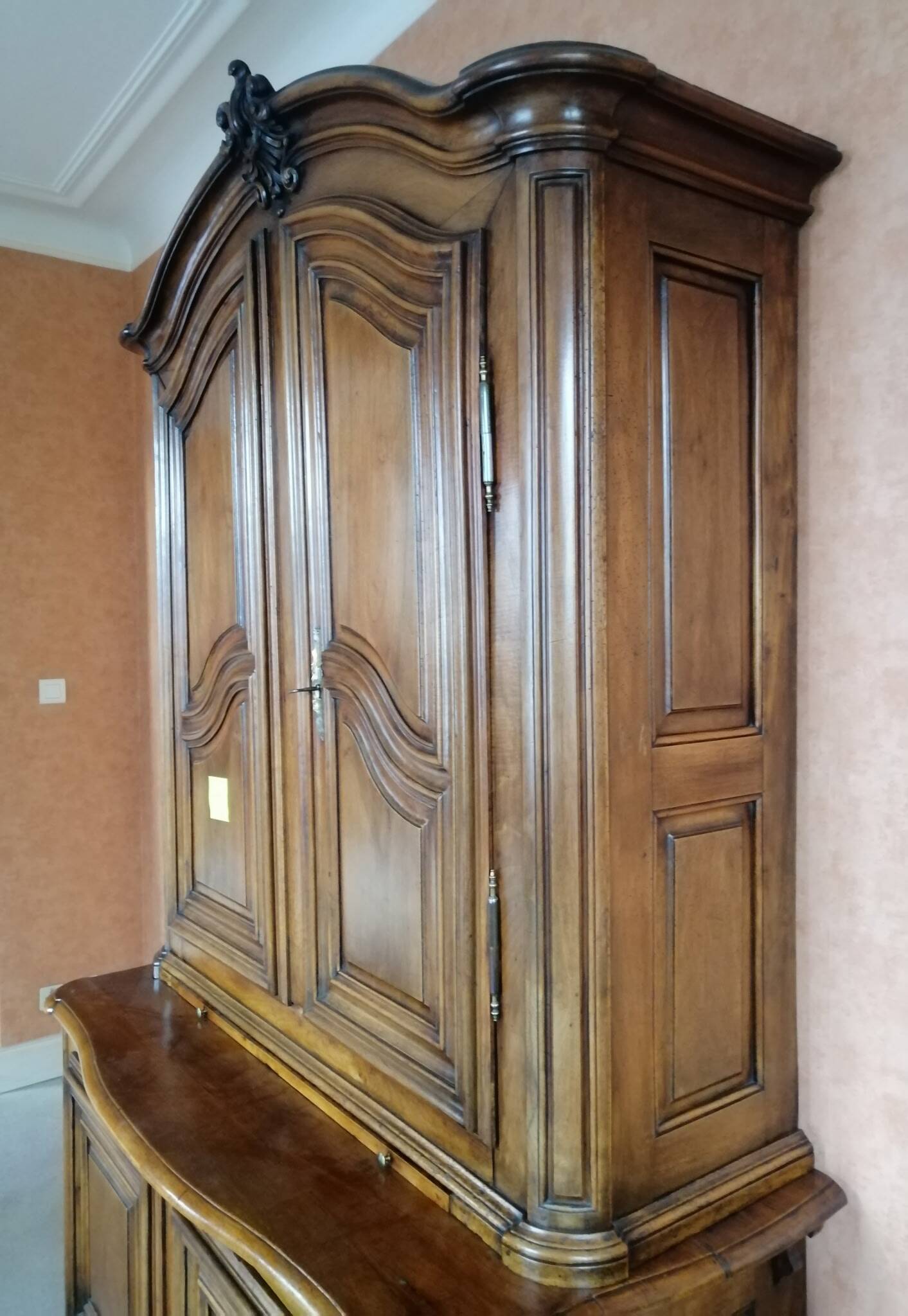 Antique buffet from the 8th century