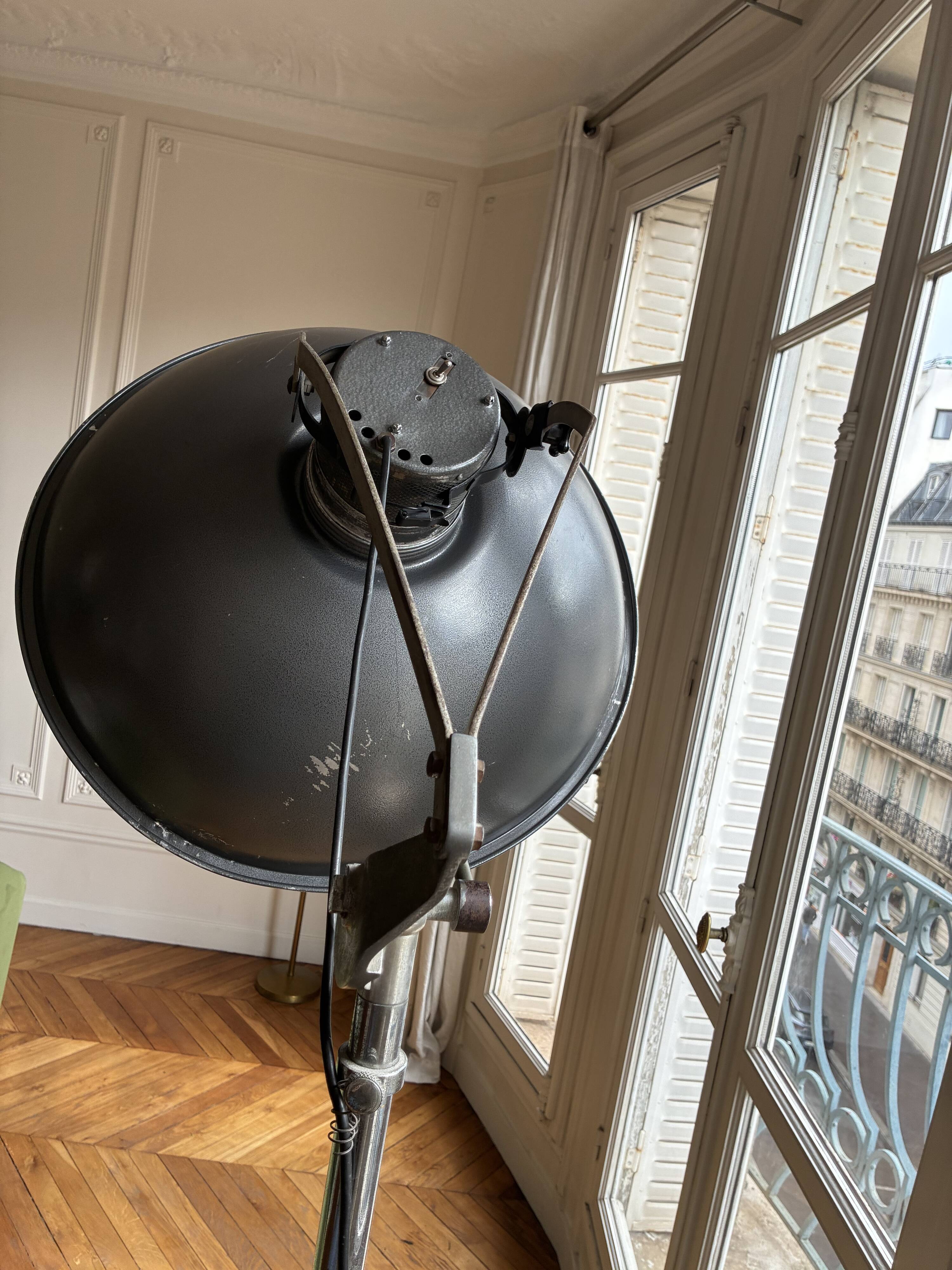 Vintage photographer lamp